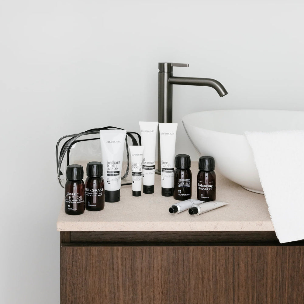 TRAVEL SET